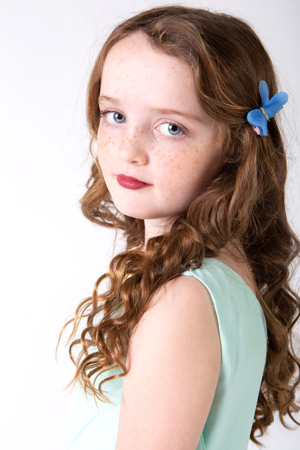 Kinderfeestjes in fotostudio Himawari. Model voor 1 dag of een prinsessenfeest. Heel veel jurken, hoeden, kettingen, etc aanwezig. En natturlijk ook make-up. Het feeestje is uit te breiden met een professionele visagiste en een high tea.